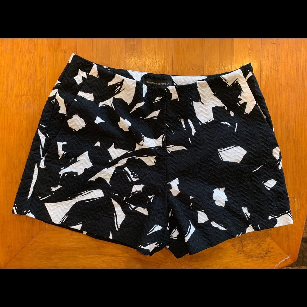 Banana Republic shorts!